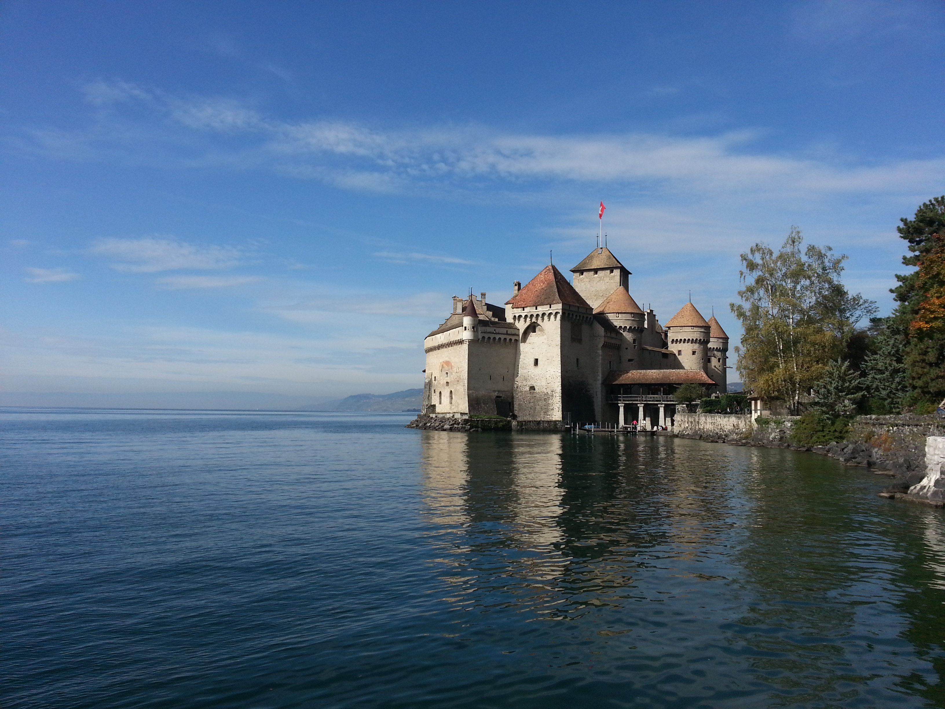 Chateau de Chillon, Lake Geneva, Switzerland загрузить